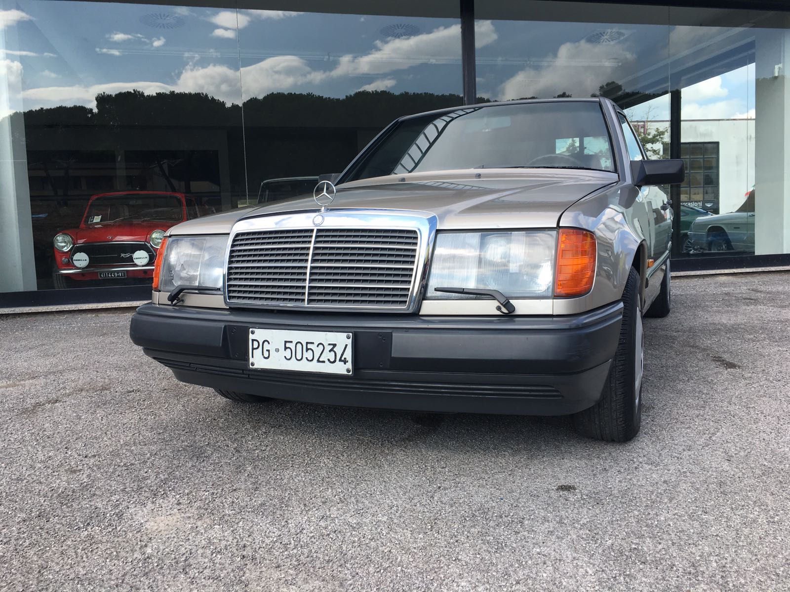 Mercedes W124 300e aspetto esterno